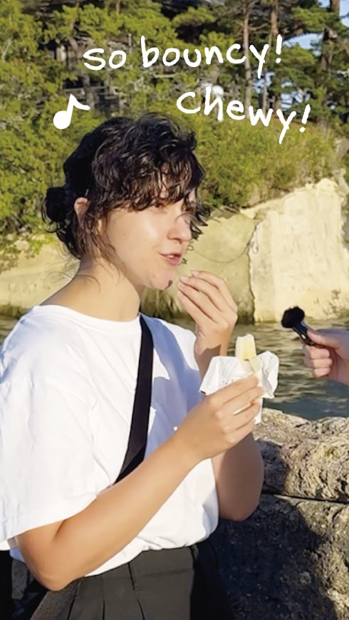 白謙の笹かまを外国人に食べてもらう！【その3】